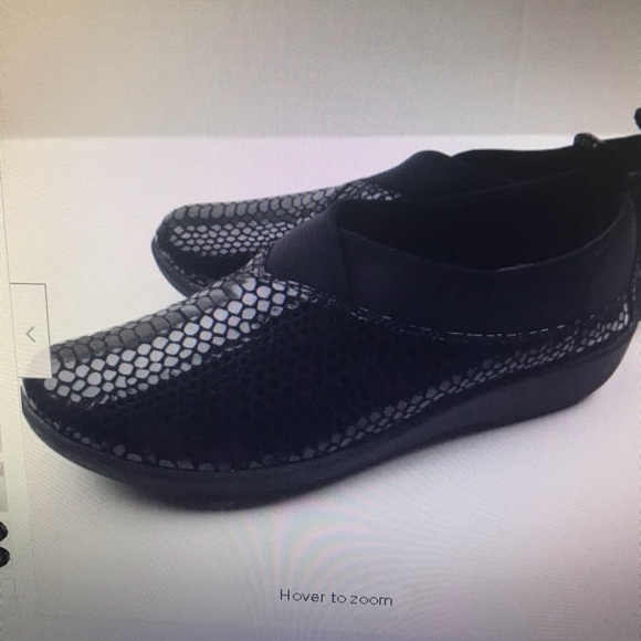 NEW with out tags Clarks: womens: black clog shoes:Sz: 9 - Picture 2 of 10